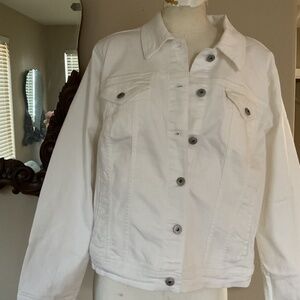 Women’s white jean jacket